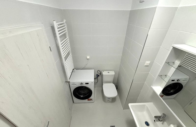 Alquiler de un nuevo apartamento de 1 habitación con balcón, cerca del lago Morii, Bucarest, Rumanía